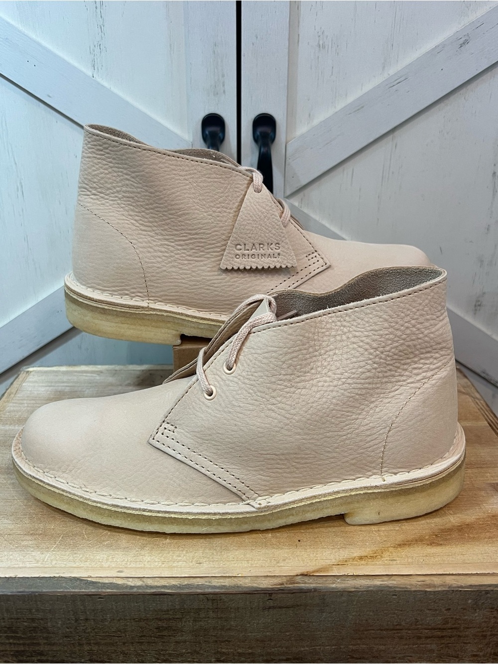 Clarks Originals Desert Boot Women’s Wheat Nubuck Leather Chukka Ankle Boots 8 - Picture 2 of 12